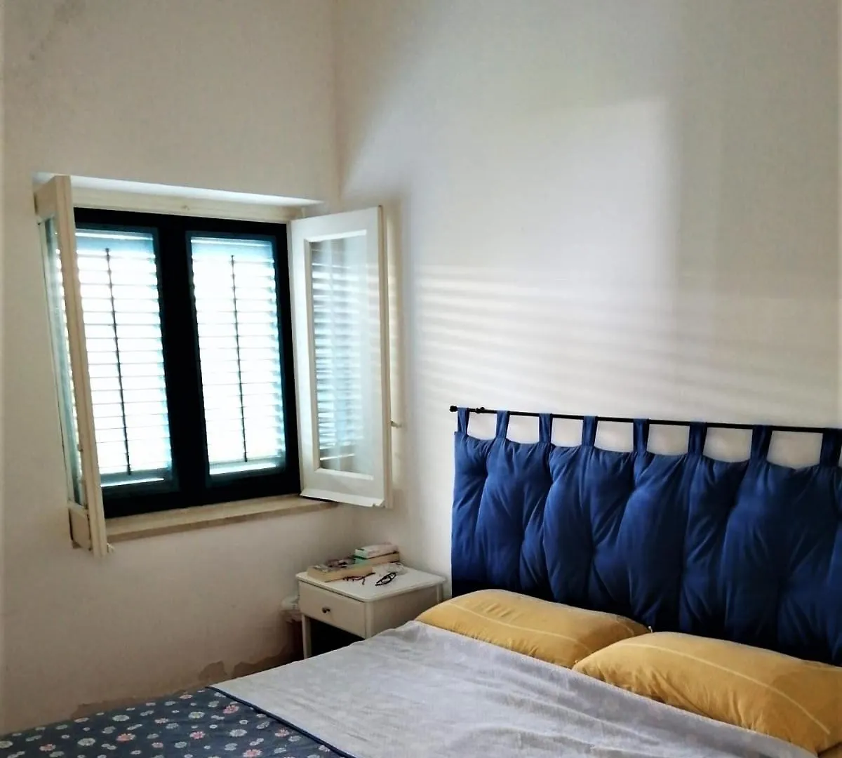 Luxury Villa Just 50 Mt From The Beach Карини